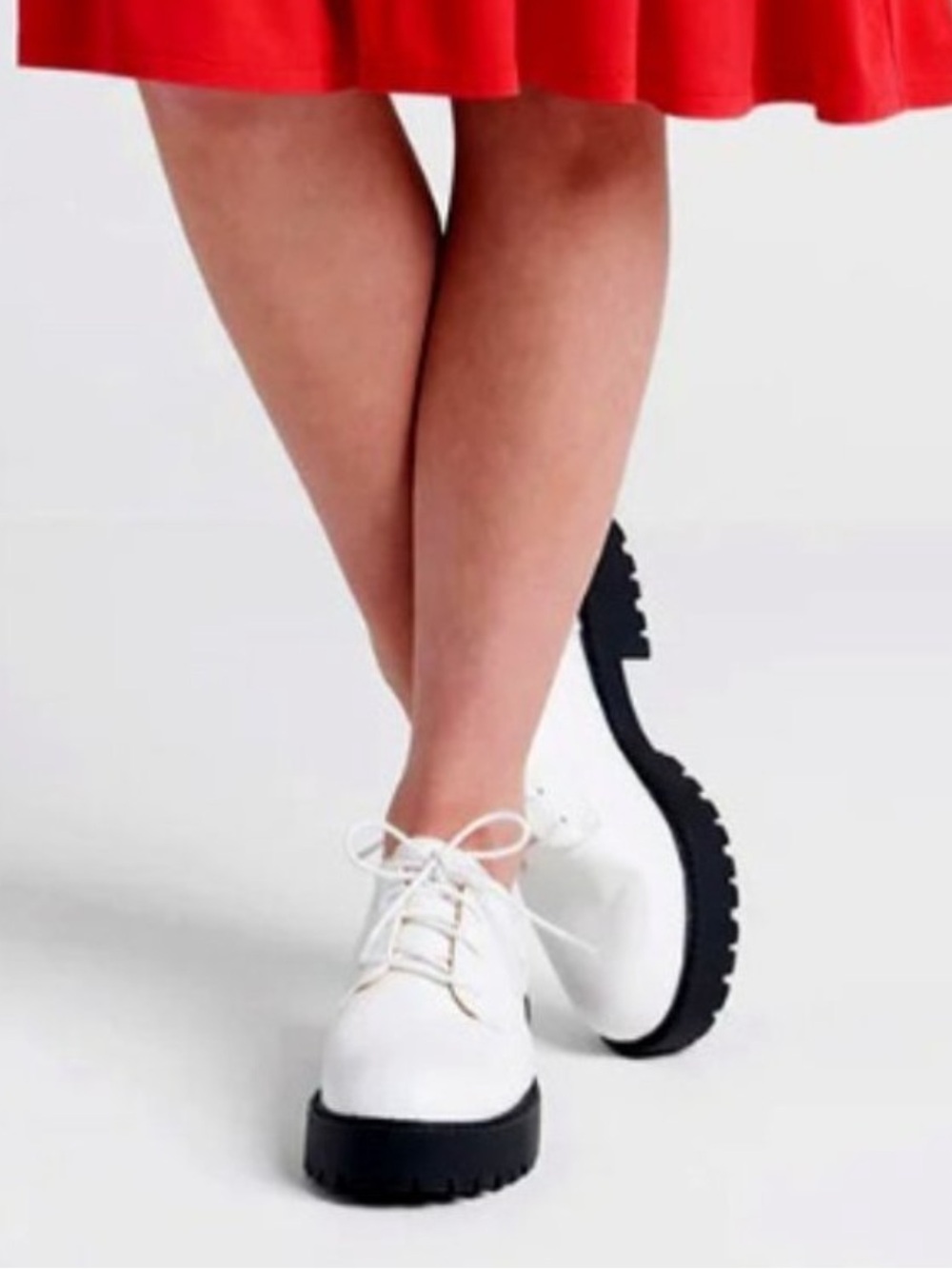 NWT Modcloth Chase + Chloe Lizzie White Derby Lug Sole Shoes